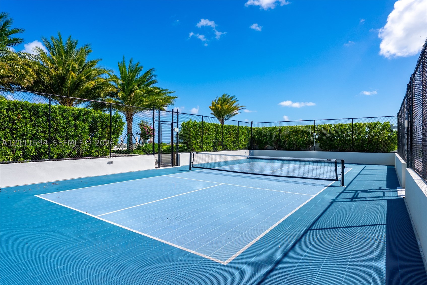 2411 Laguna Cir #2506 North Miami, FL 33181