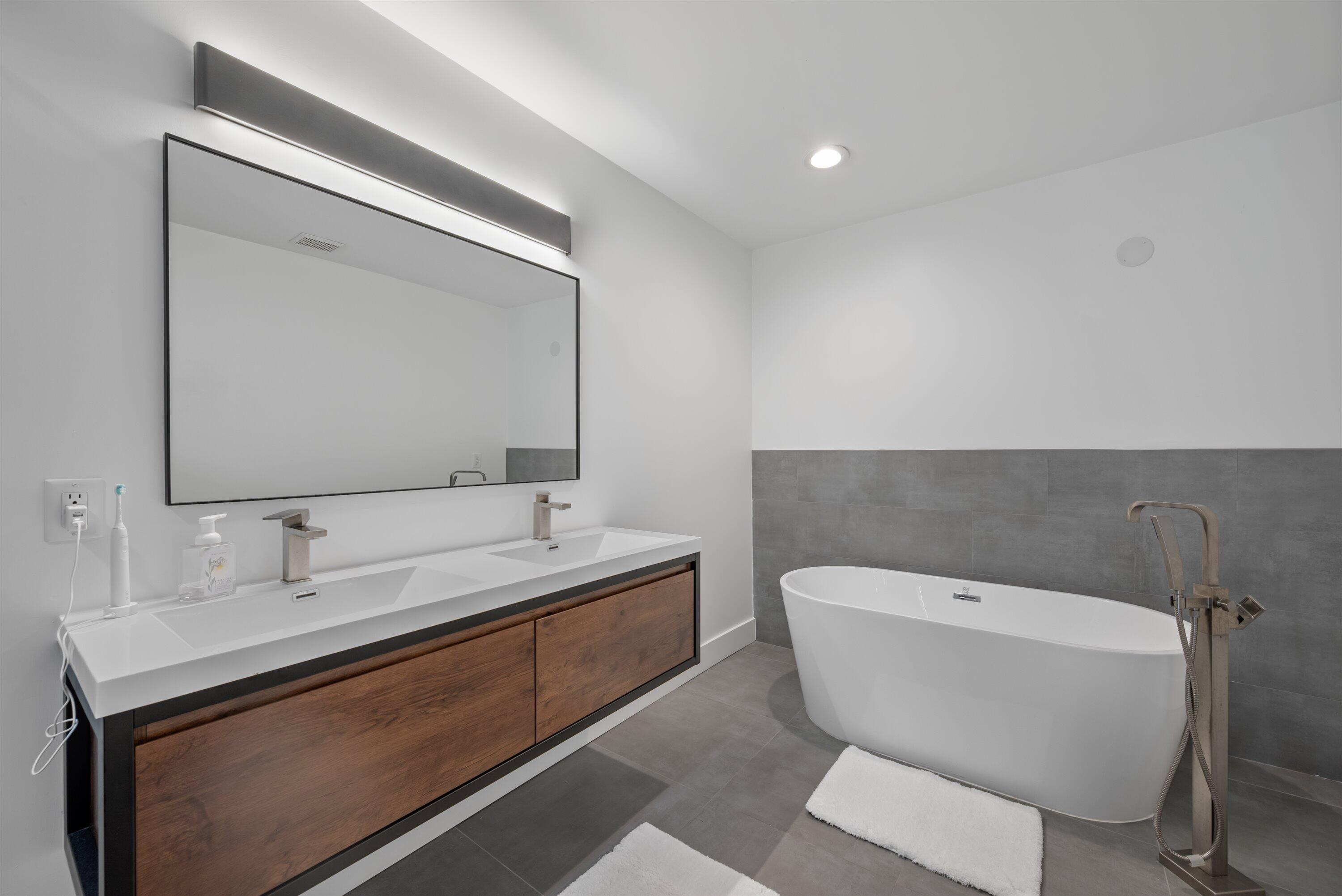 2236 Las Casitas Wellington, FL 33414