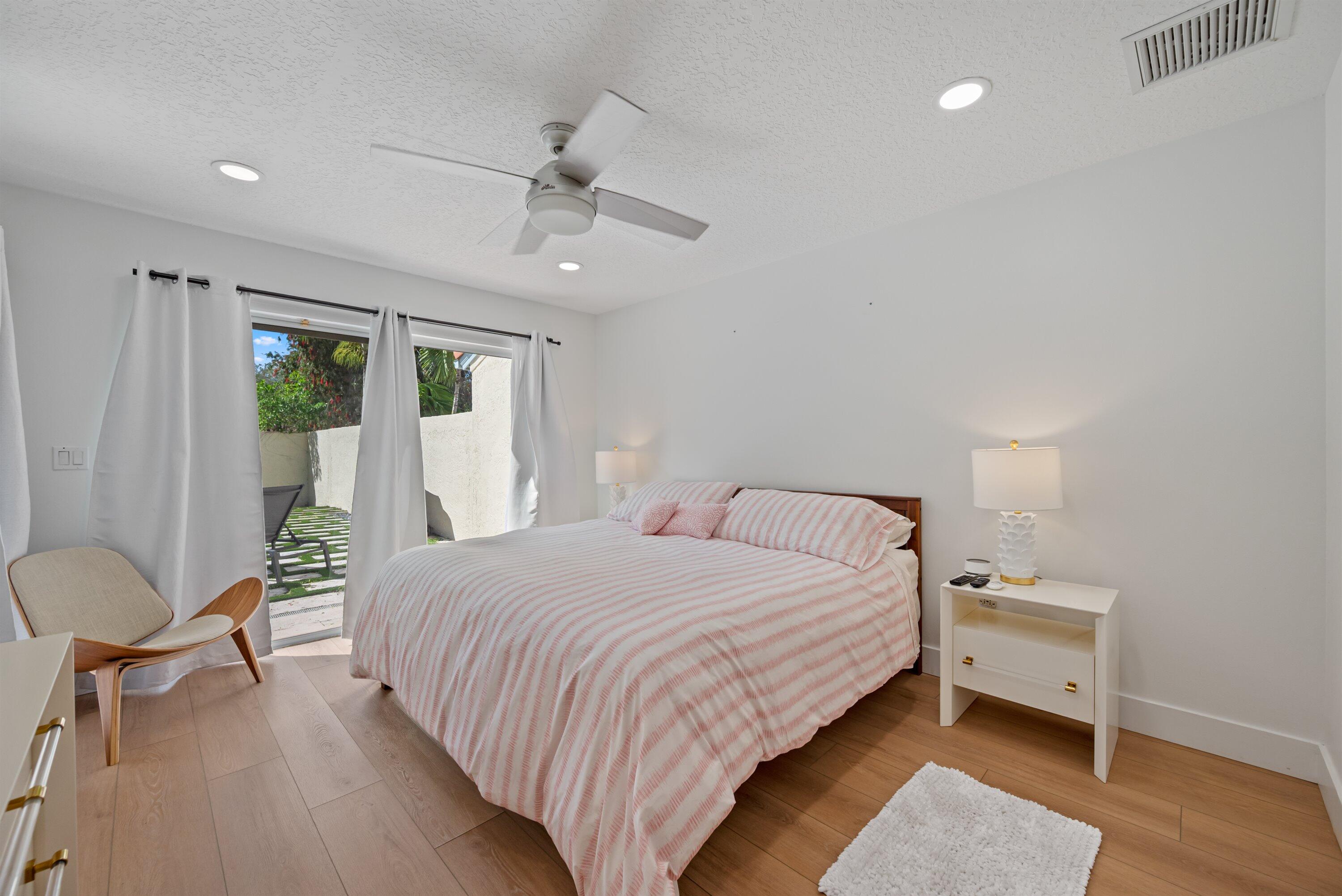 2236 Las Casitas Wellington, FL 33414