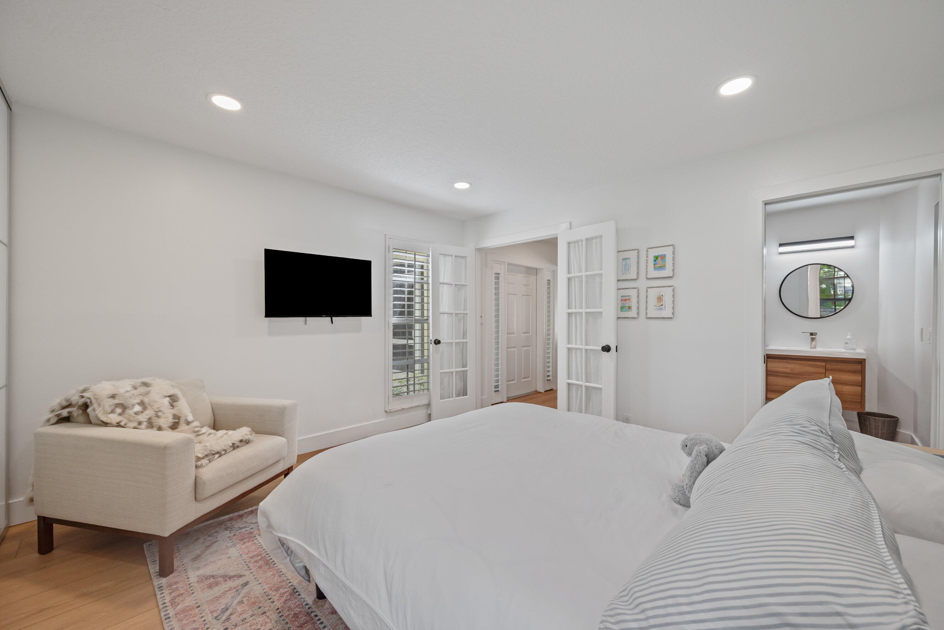 2236 Las Casitas Wellington, FL 33414