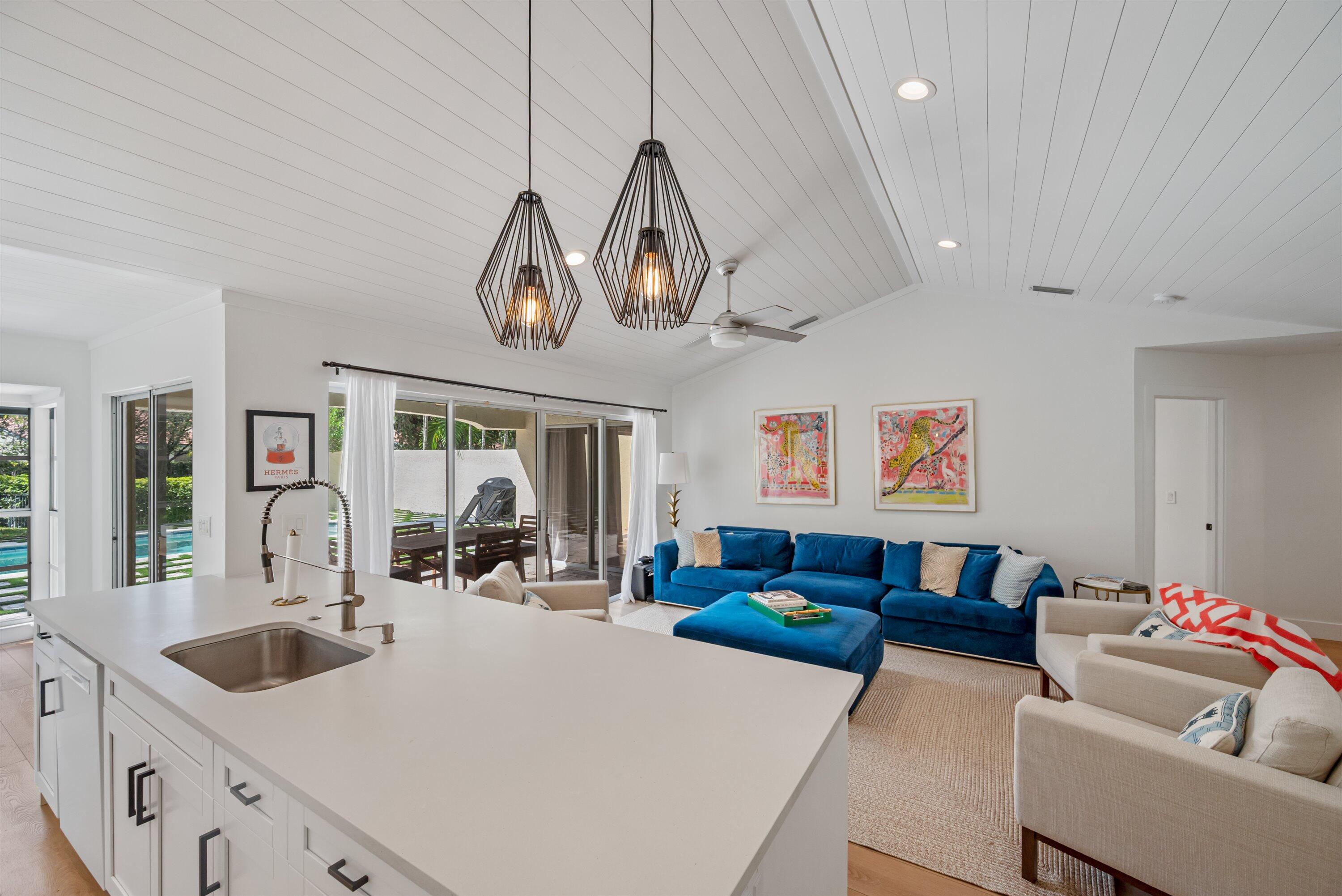 2236 Las Casitas Wellington, FL 33414