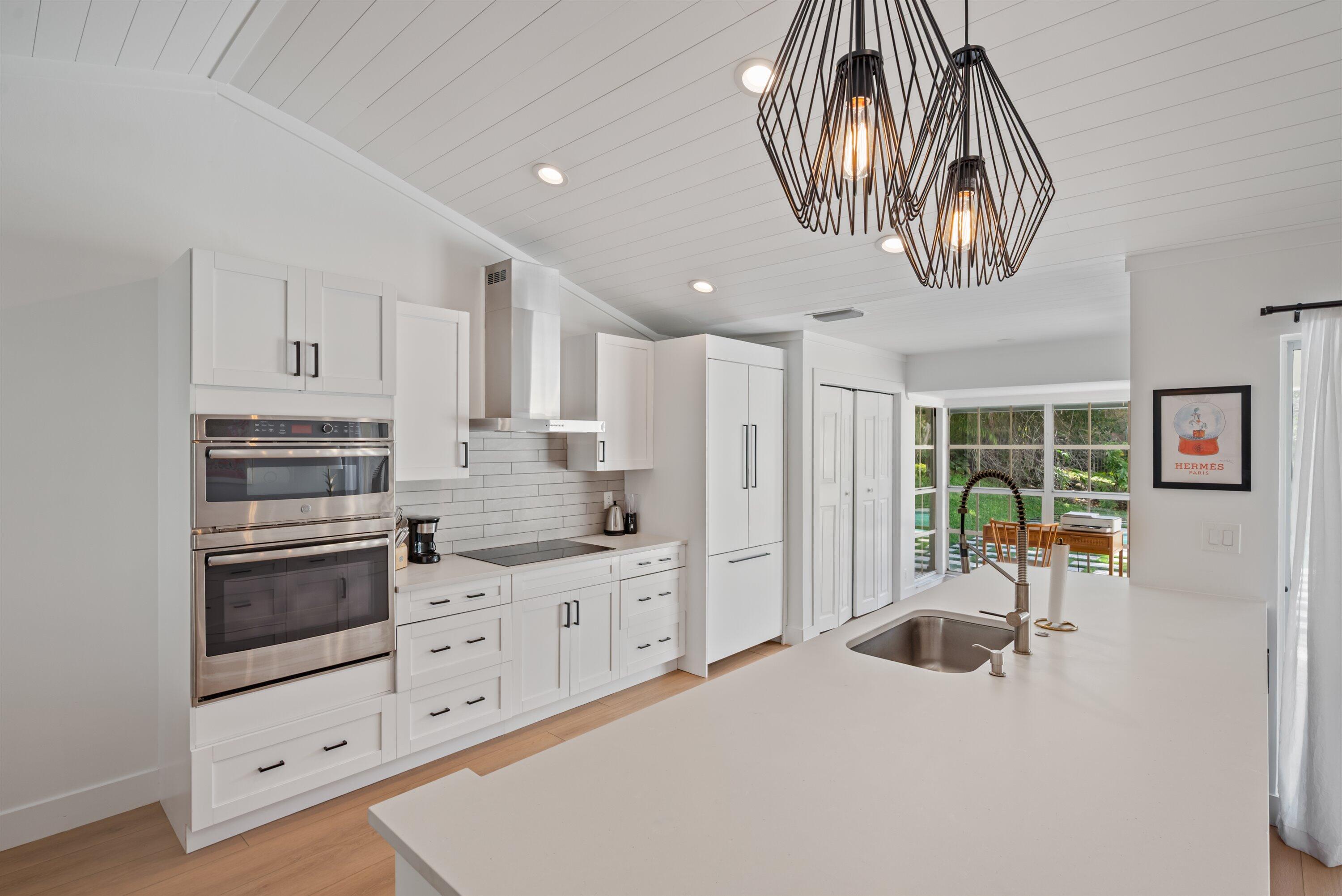 2236 Las Casitas Wellington, FL 33414