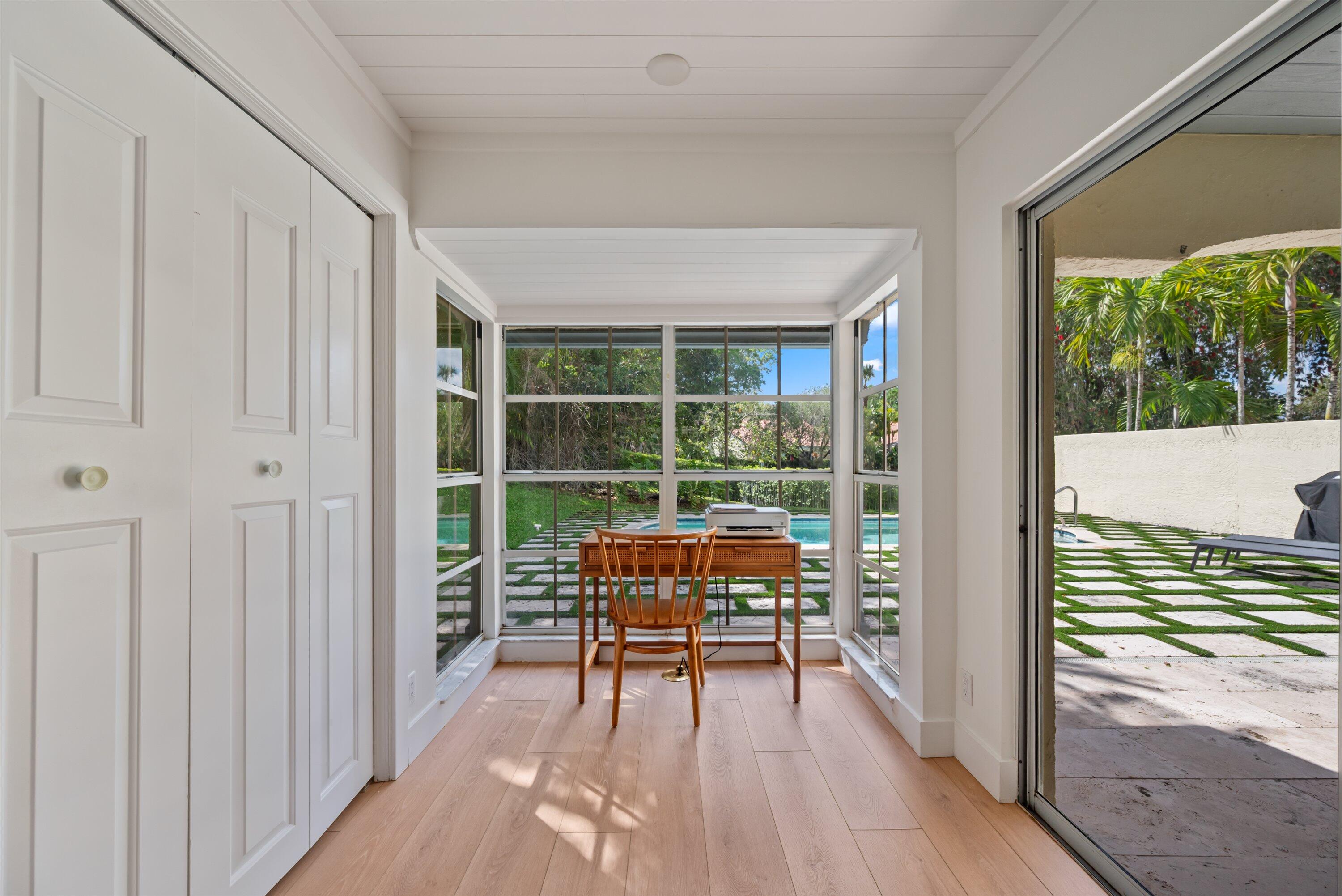 2236 Las Casitas Wellington, FL 33414