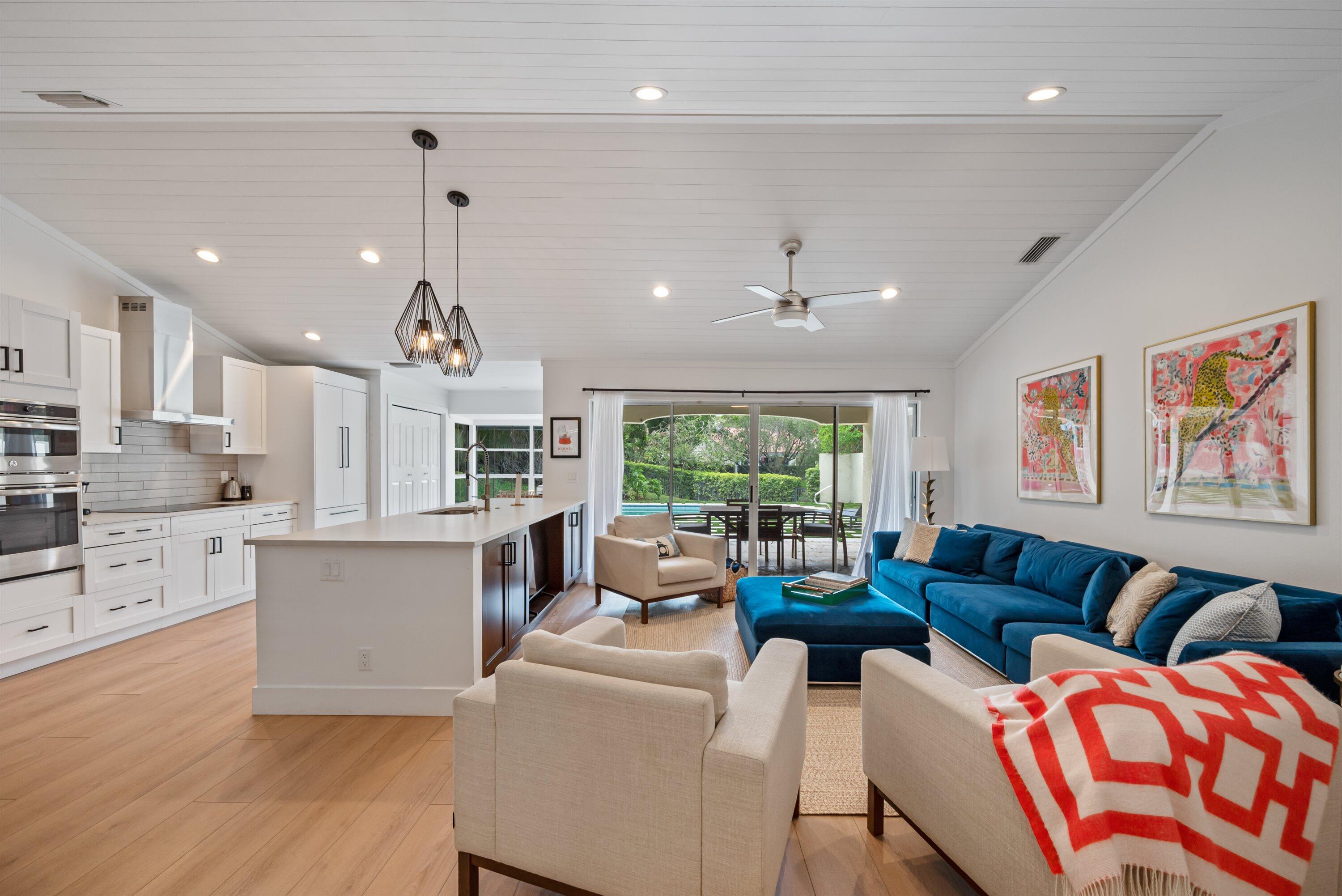 2236 Las Casitas Wellington, FL 33414