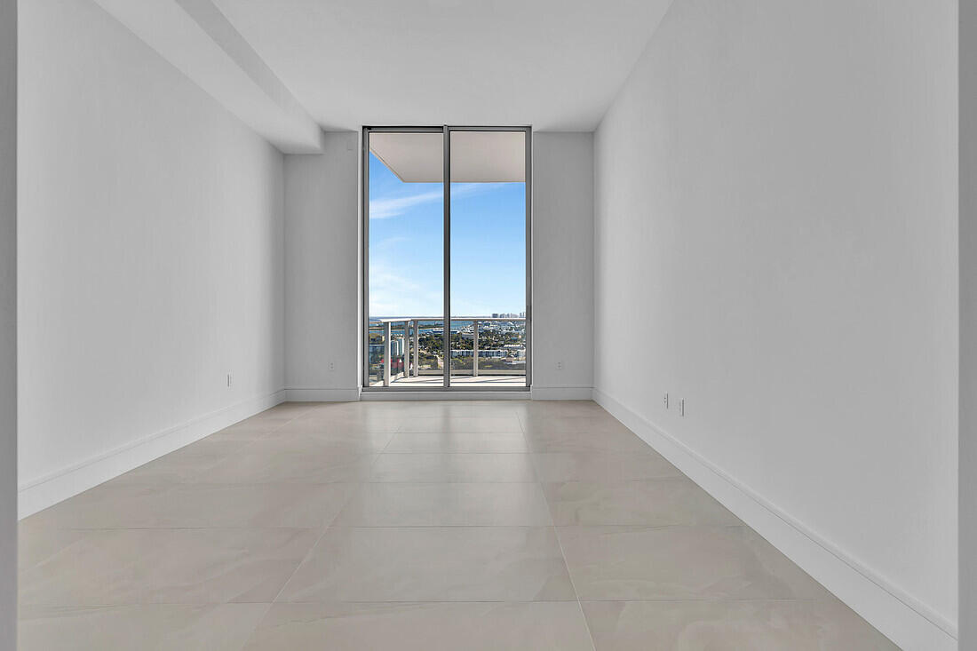 220 Lake Shr #2411 Lake Park, FL 33403