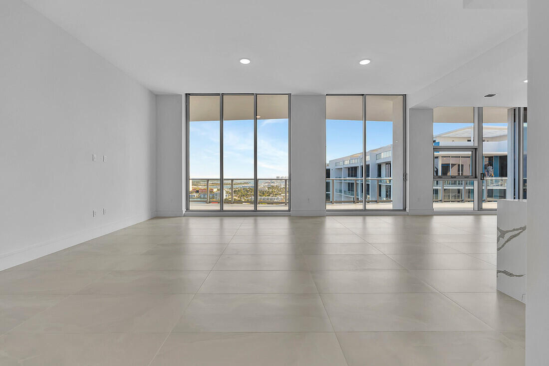 220 Lake Shr #2411 Lake Park, FL 33403