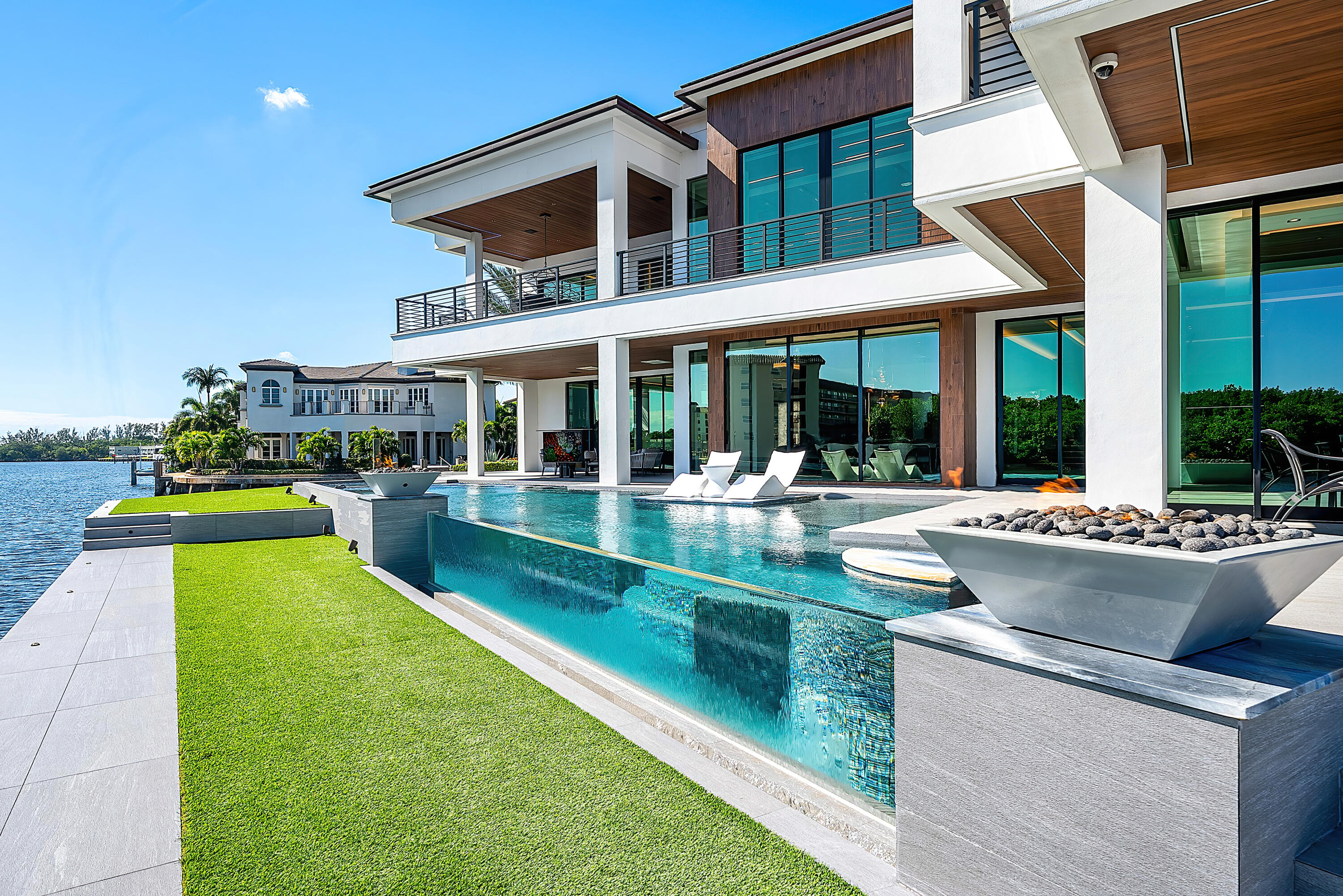 2934 NE 8th Boca Raton, FL 33431