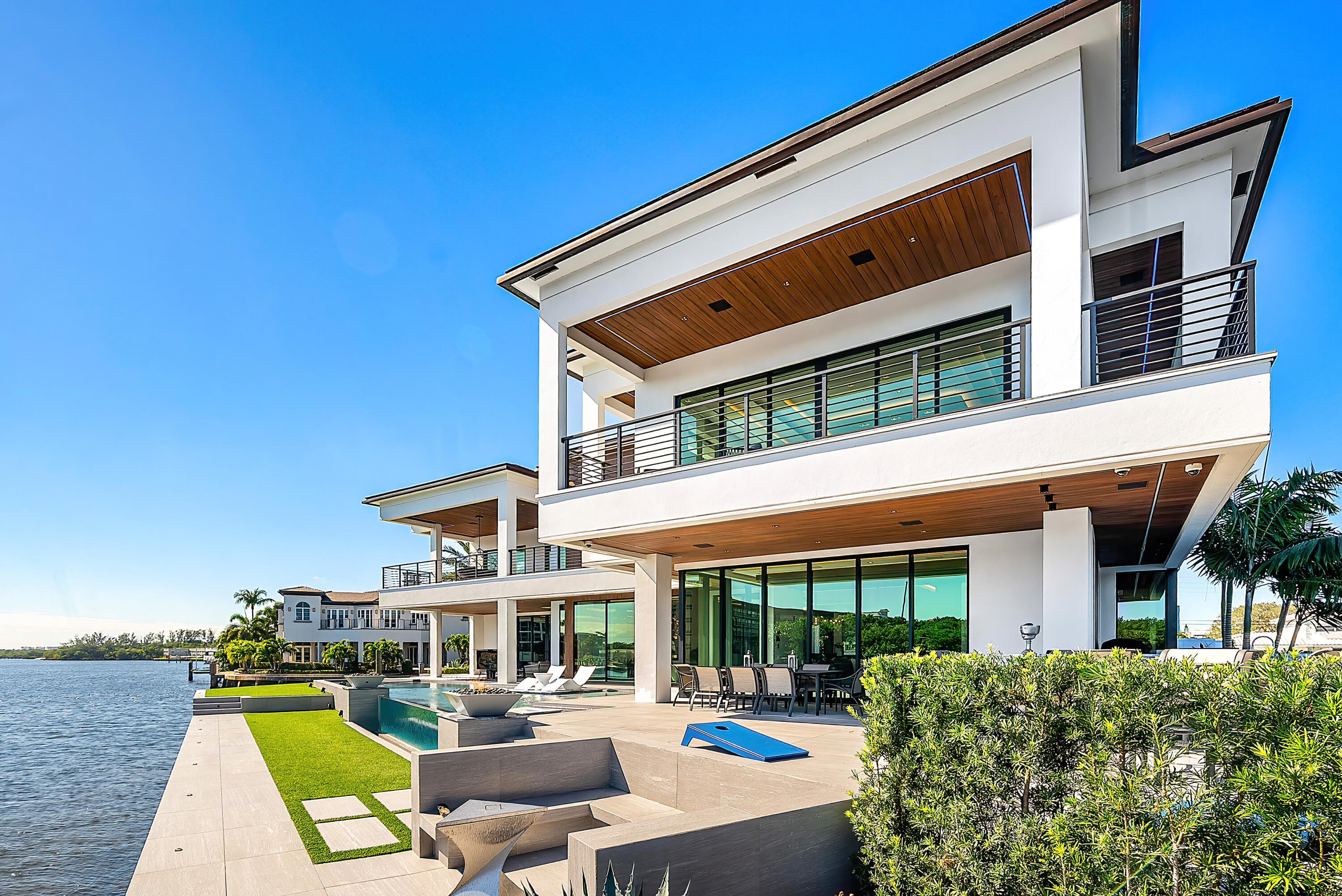 2934 NE 8th Boca Raton, FL 33431