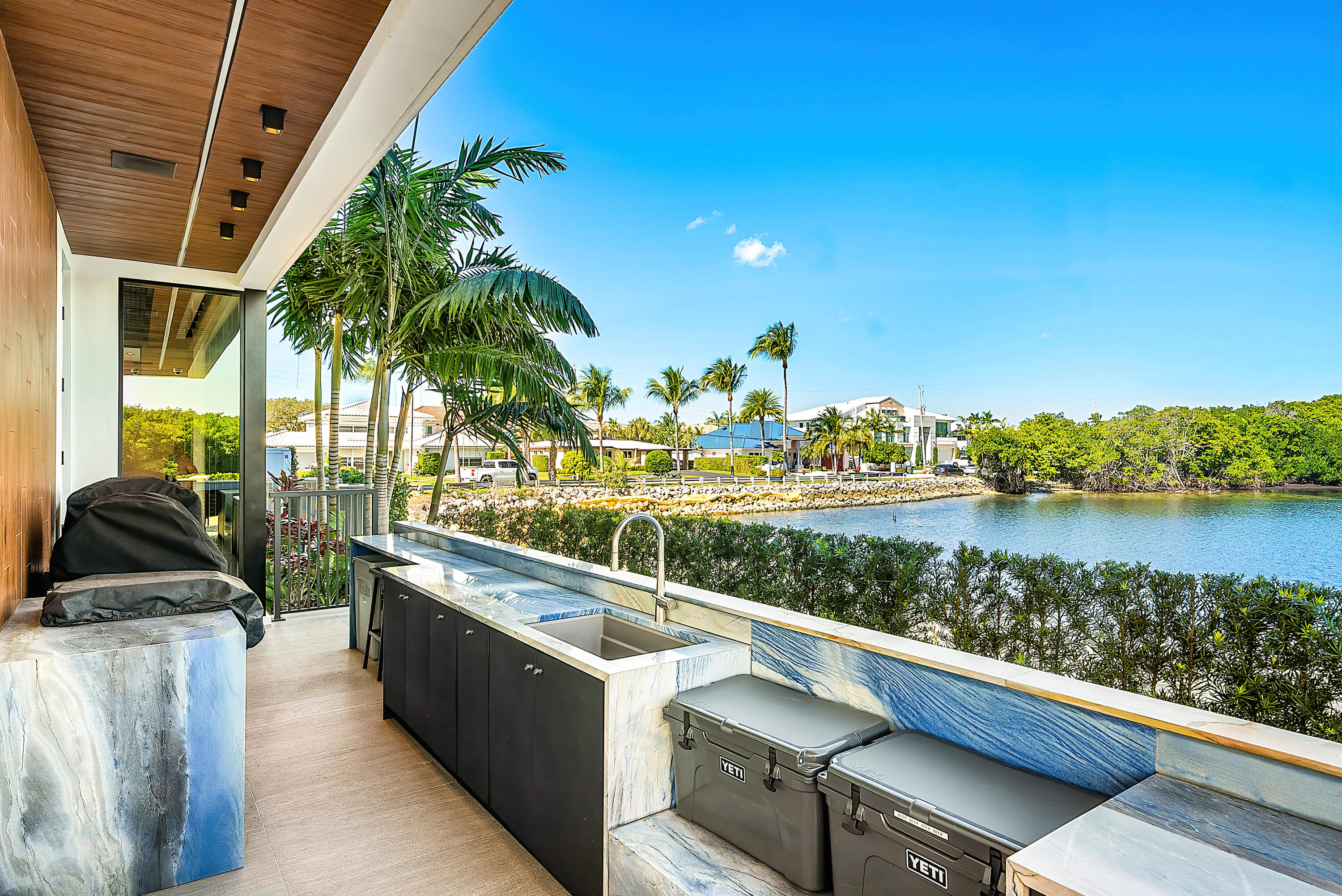 2934 NE 8th Boca Raton, FL 33431