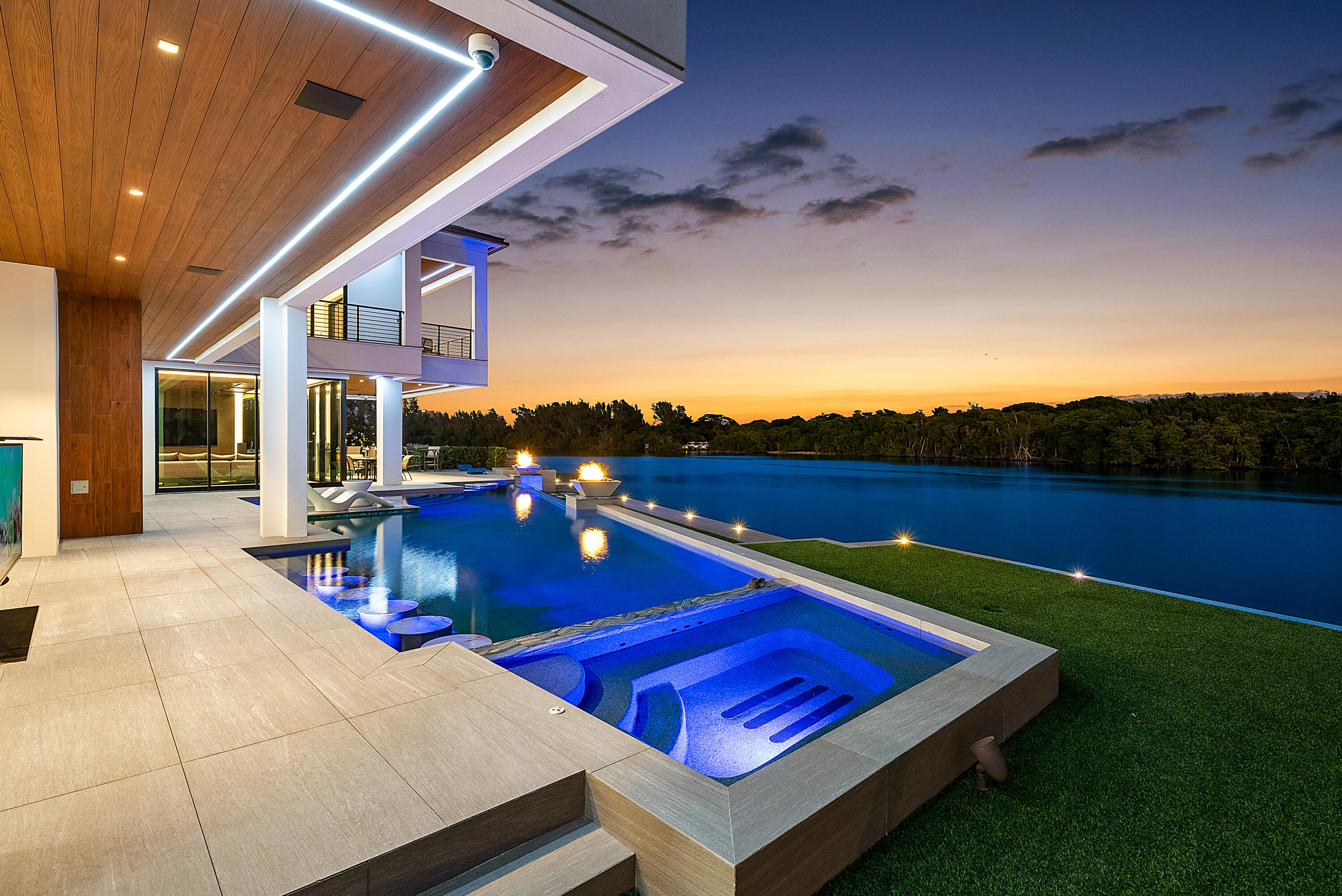 2934 NE 8th Boca Raton, FL 33431