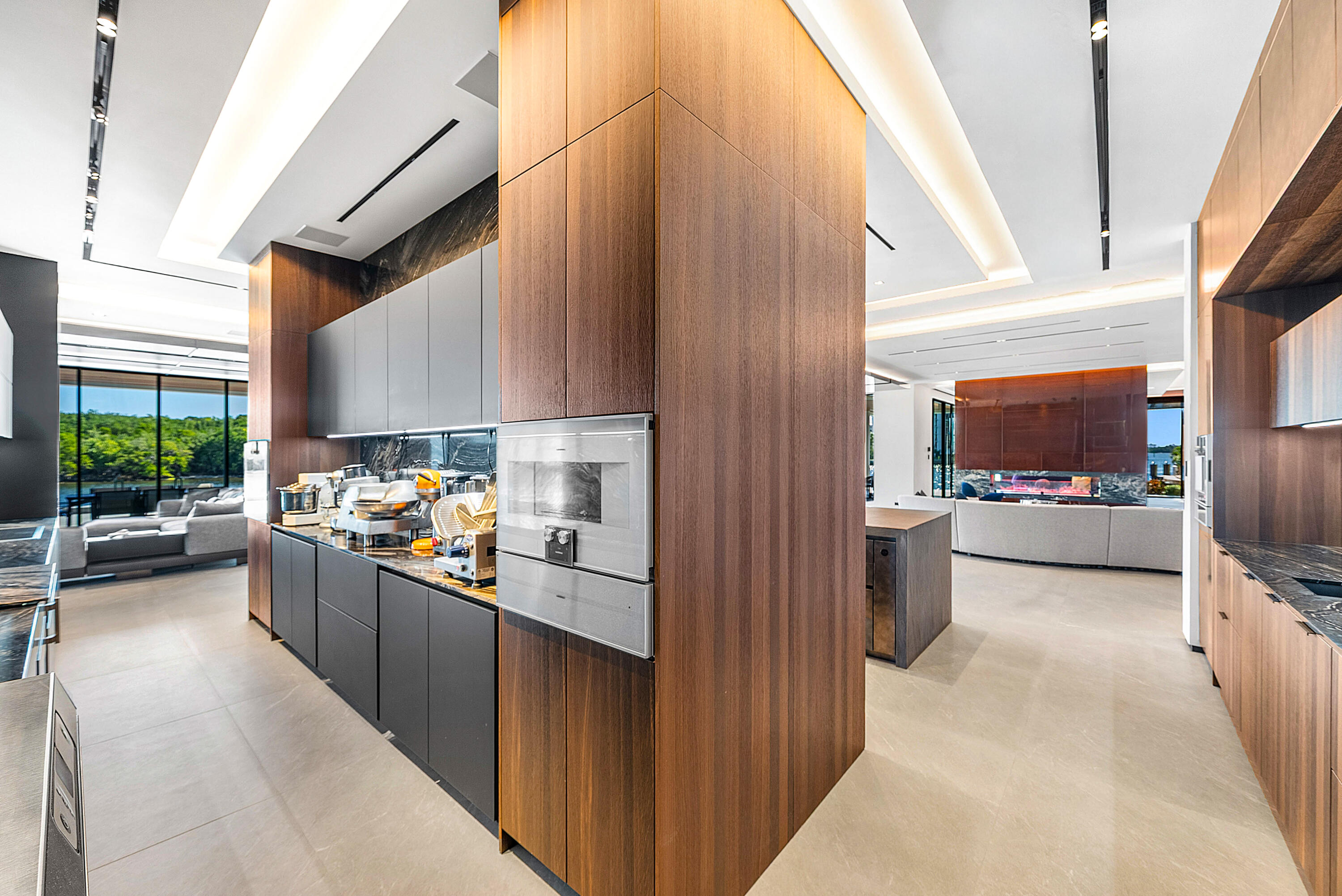 2934 NE 8th Boca Raton, FL 33431