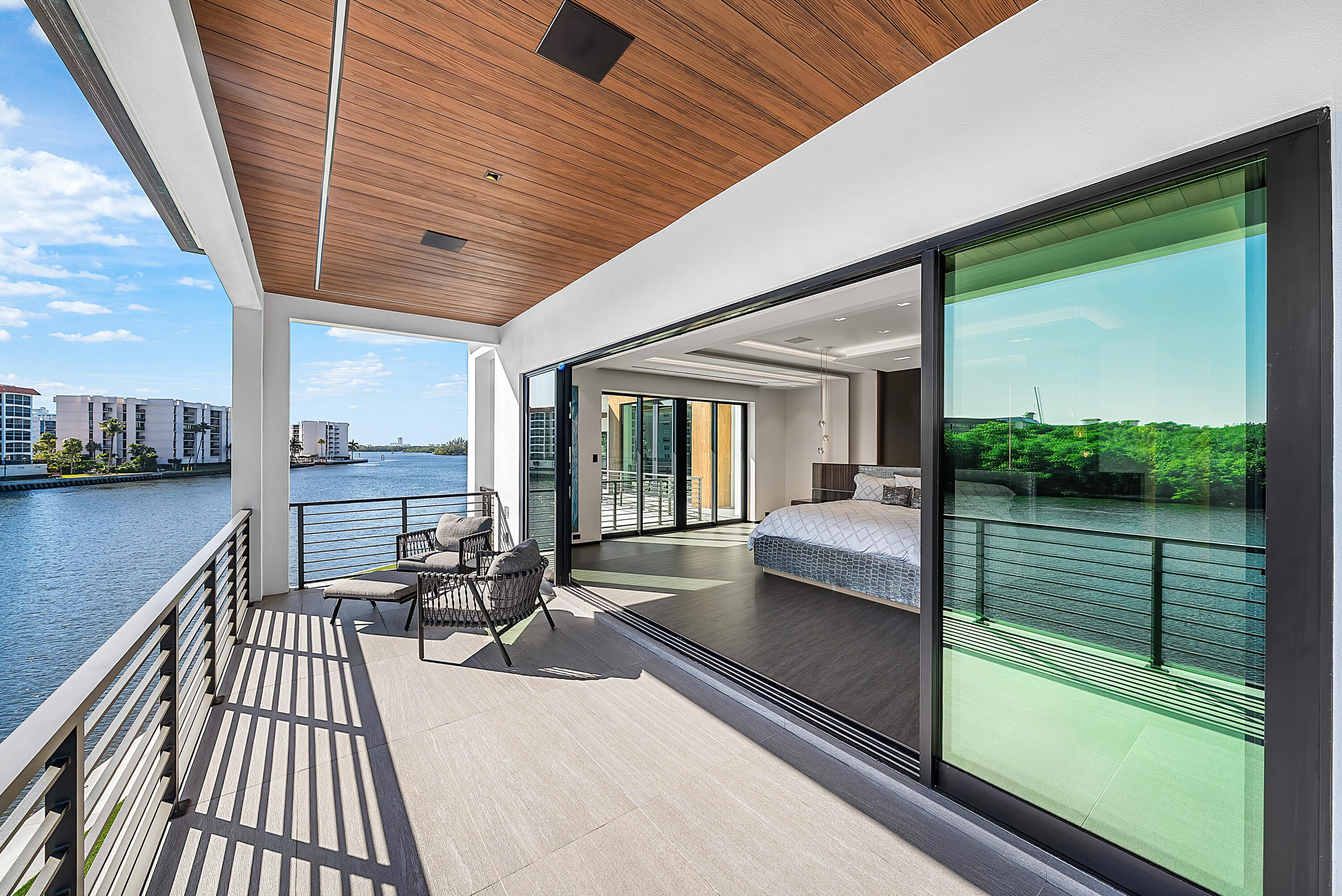 2934 NE 8th Boca Raton, FL 33431