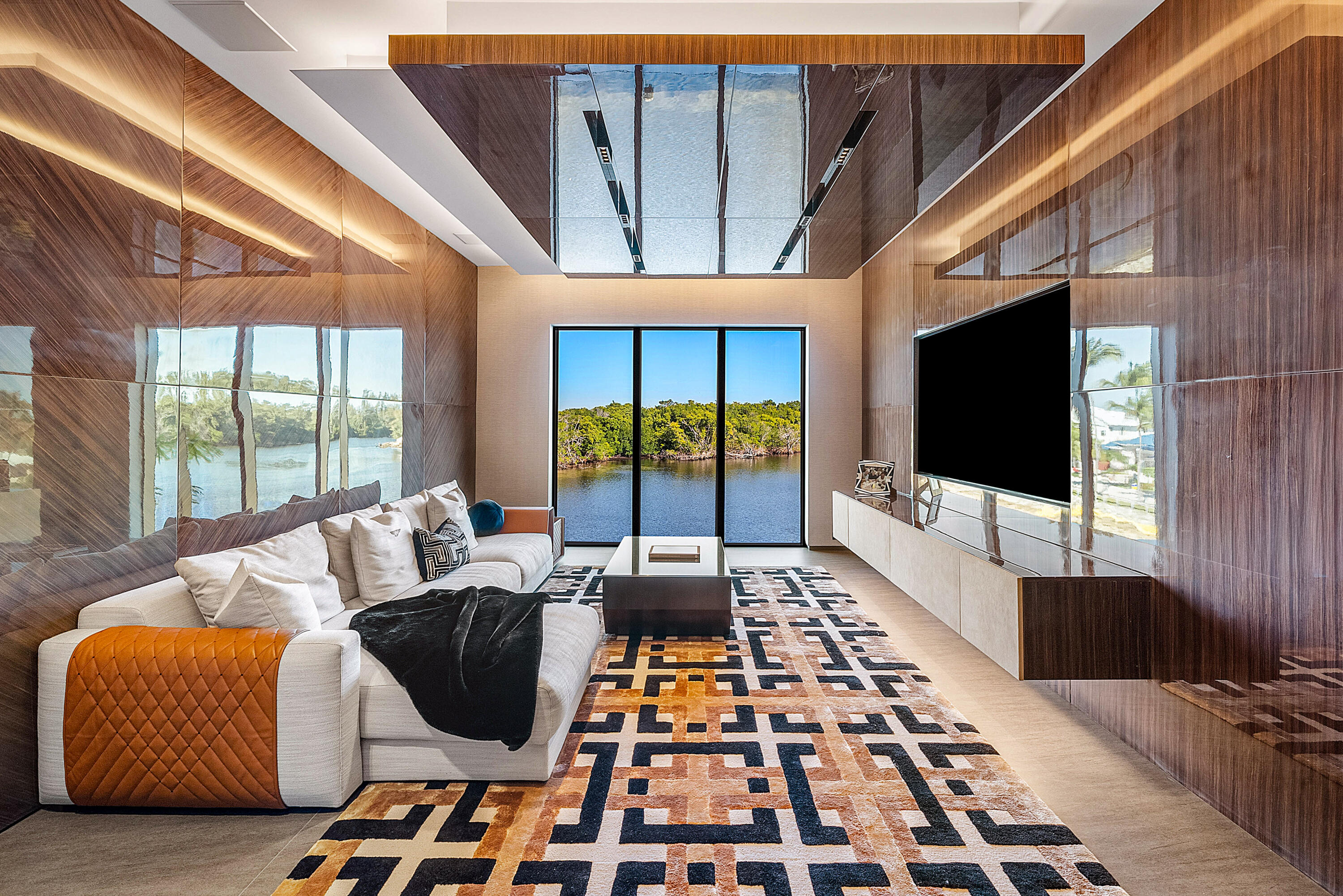 2934 NE 8th Boca Raton, FL 33431