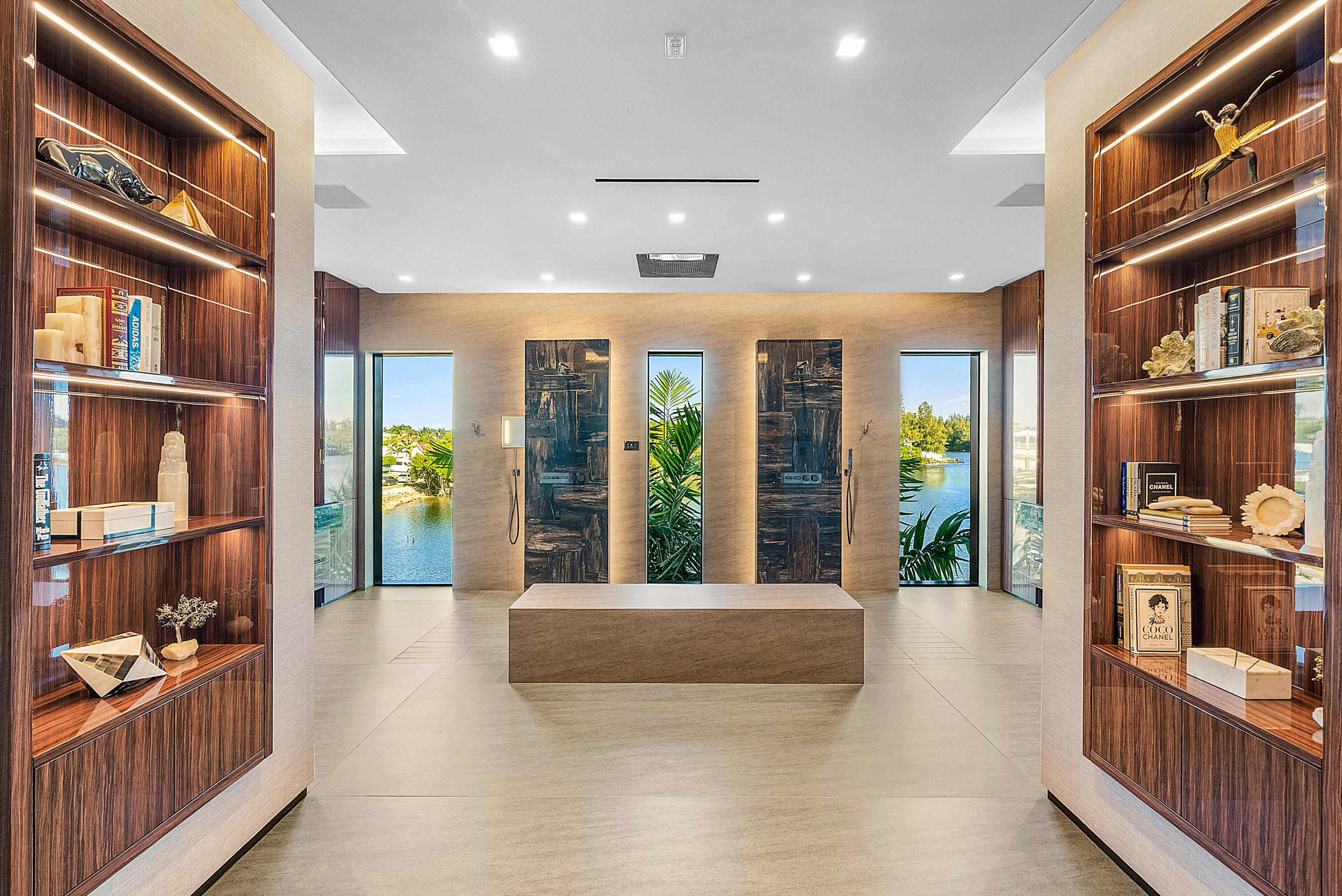 2934 NE 8th Boca Raton, FL 33431