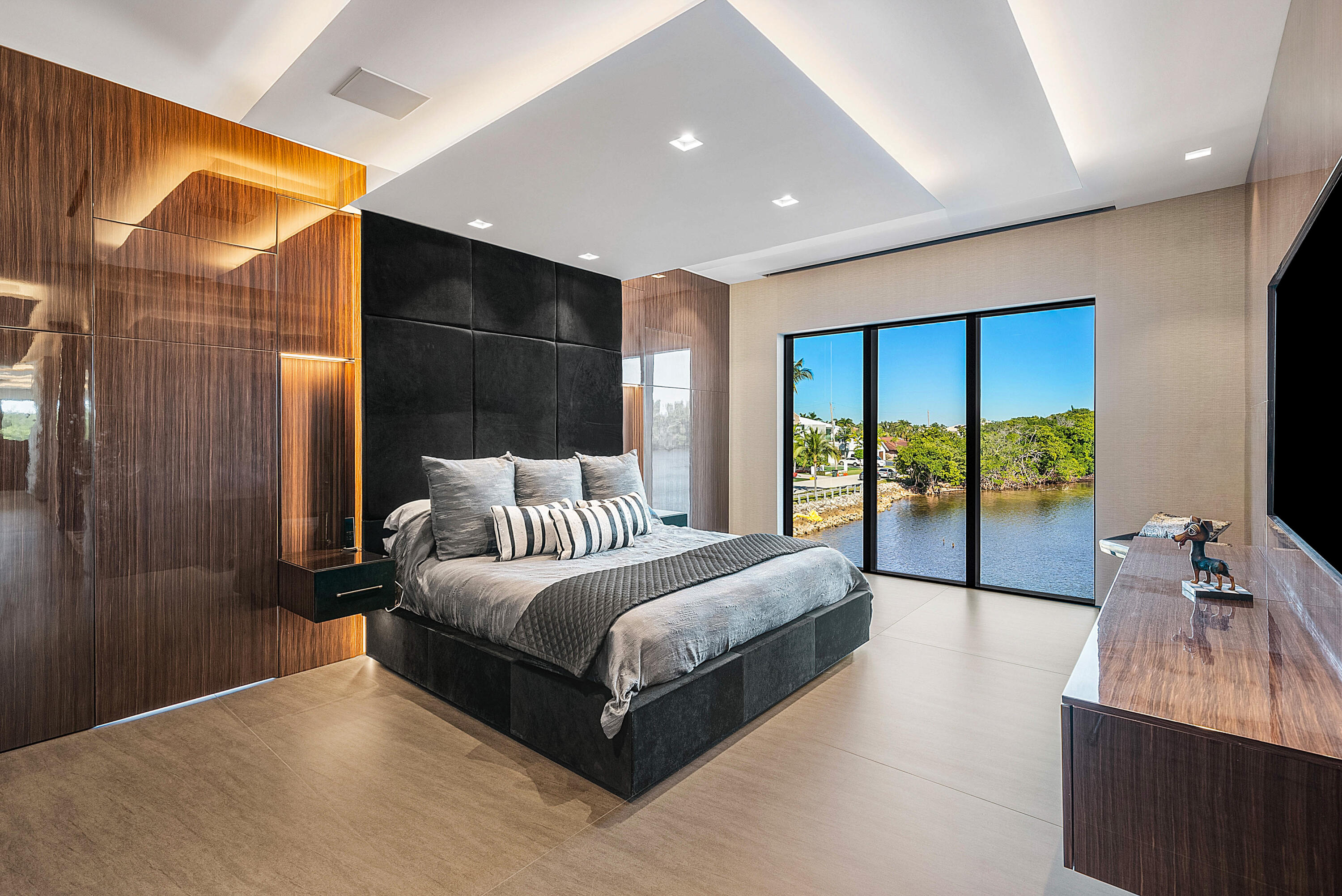 2934 NE 8th Boca Raton, FL 33431