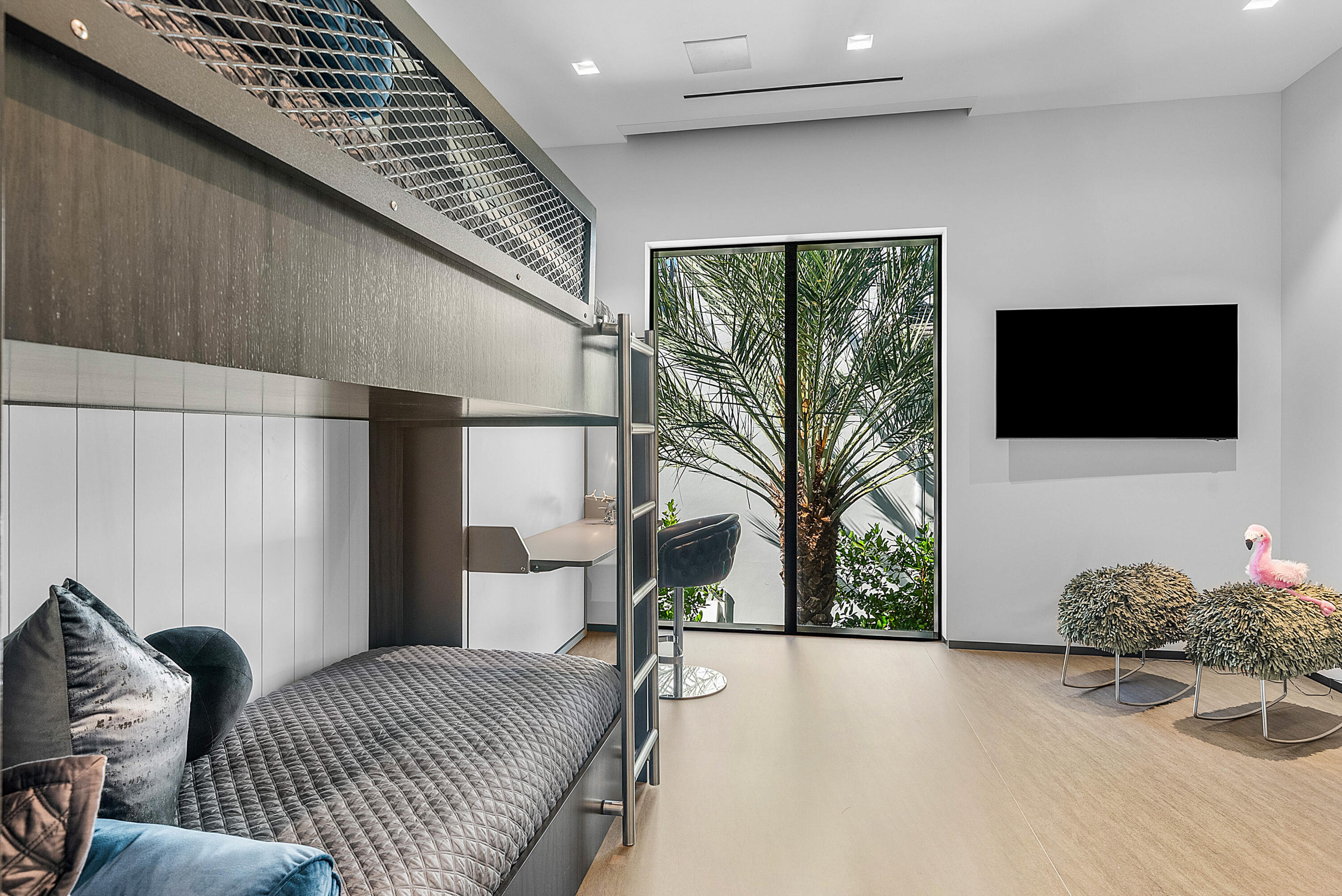 2934 NE 8th Boca Raton, FL 33431