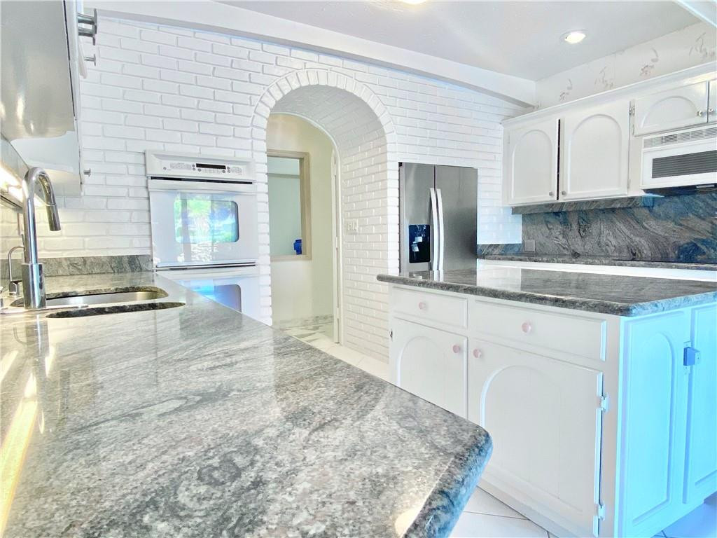 71 Bay Colony Fort Lauderdale, FL 33308