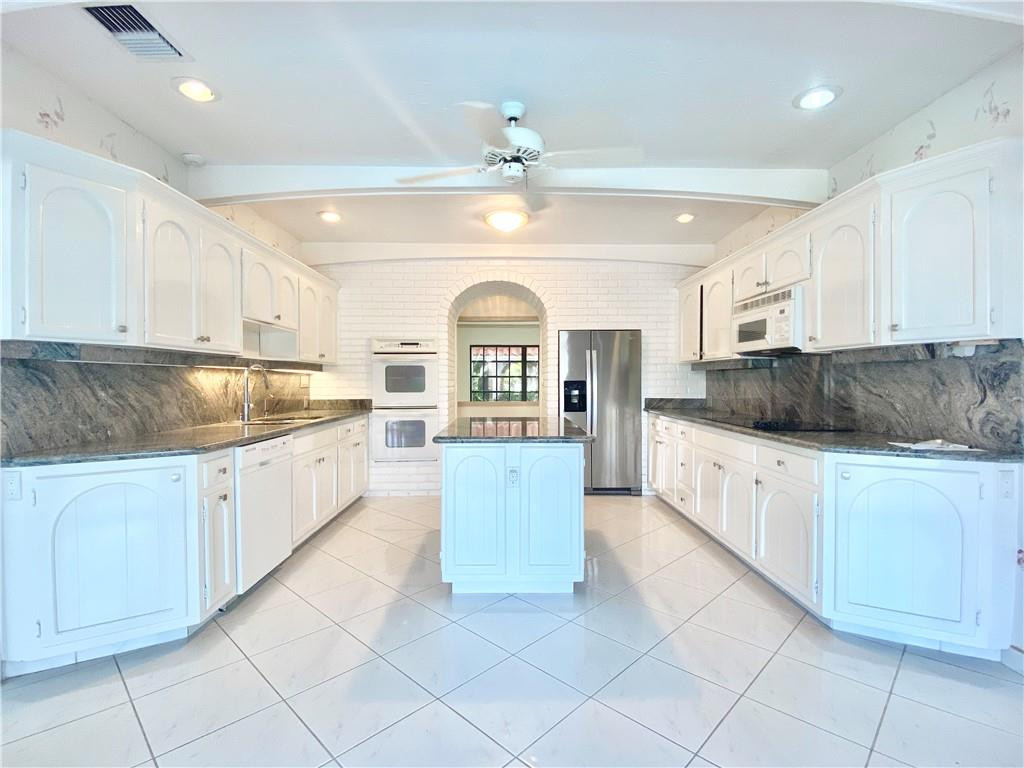 71 Bay Colony Fort Lauderdale, FL 33308