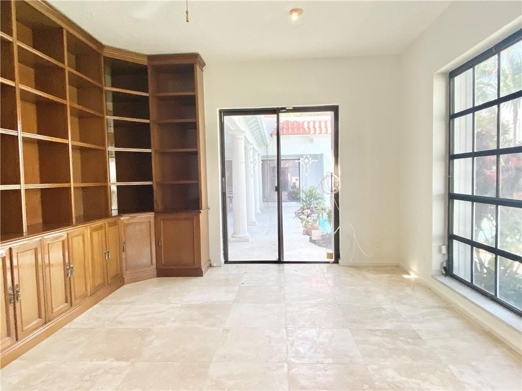 71 Bay Colony Fort Lauderdale, FL 33308