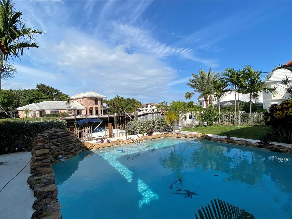 71 Bay Colony Fort Lauderdale, FL 33308