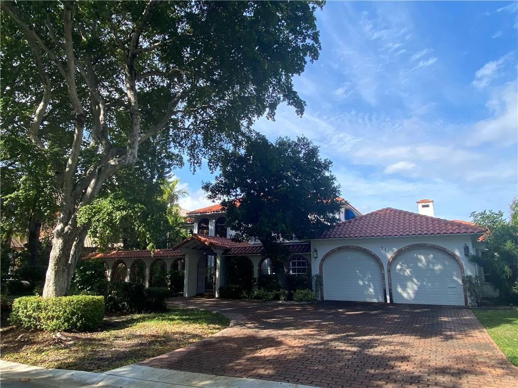 71 Bay Colony Fort Lauderdale, FL 33308