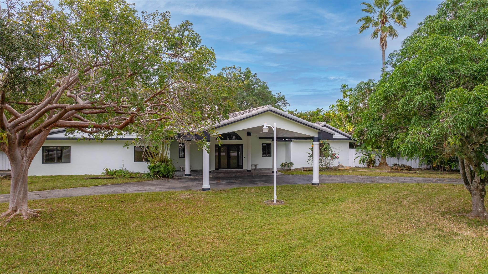 13401 SW 83rd Pinecrest, FL 33156