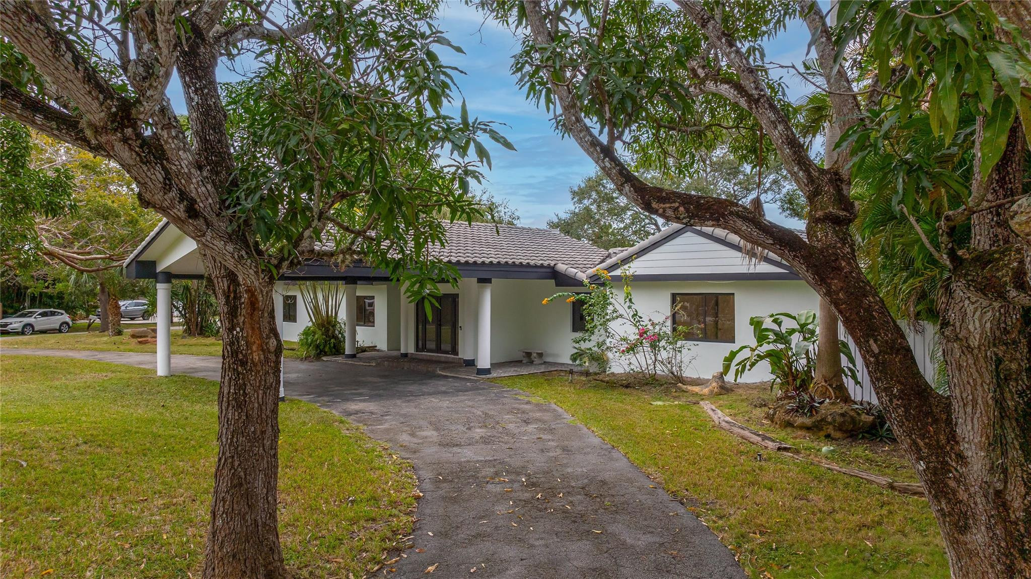 13401 SW 83rd Pinecrest, FL 33156