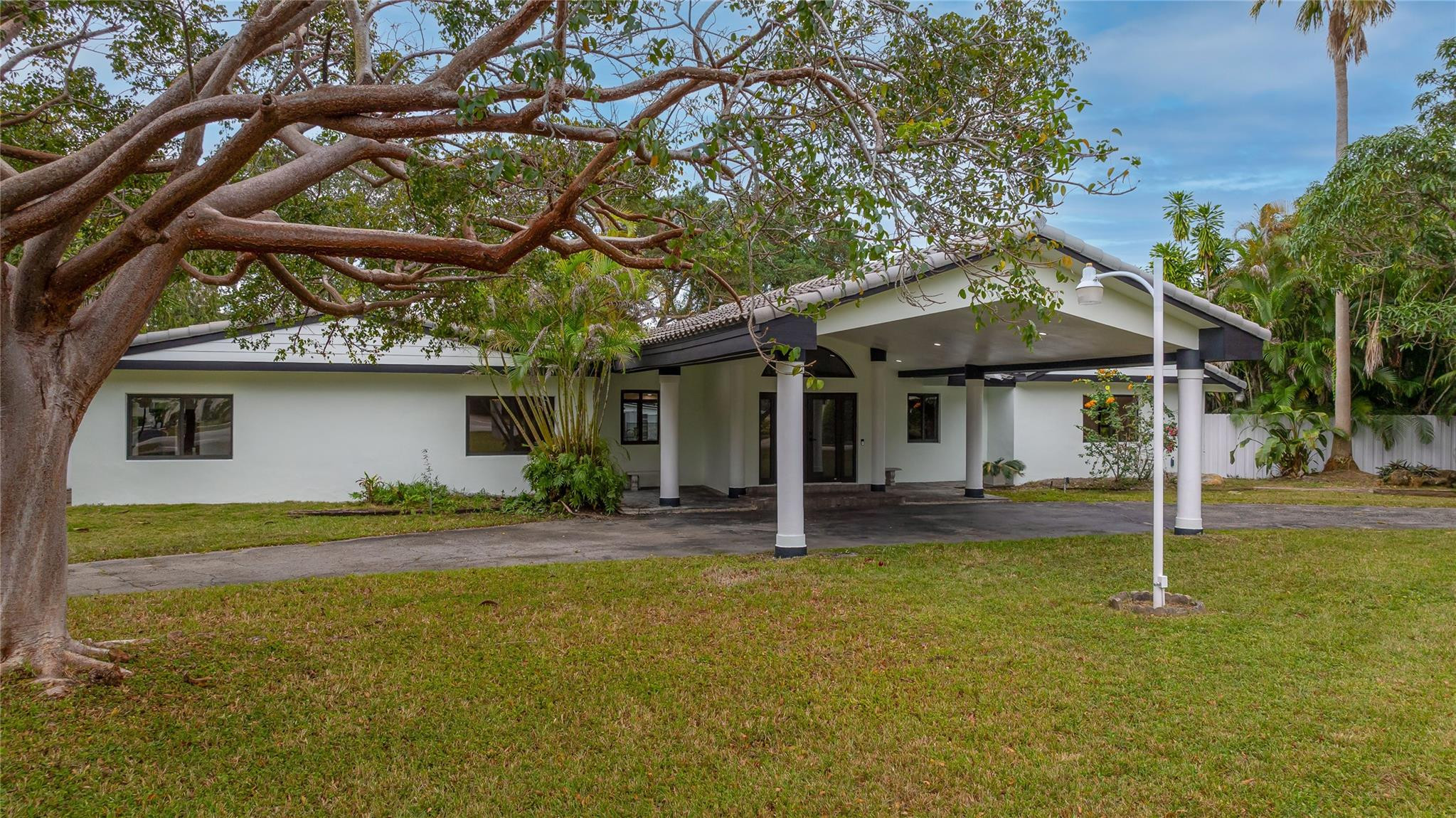 13401 SW 83rd Pinecrest, FL 33156