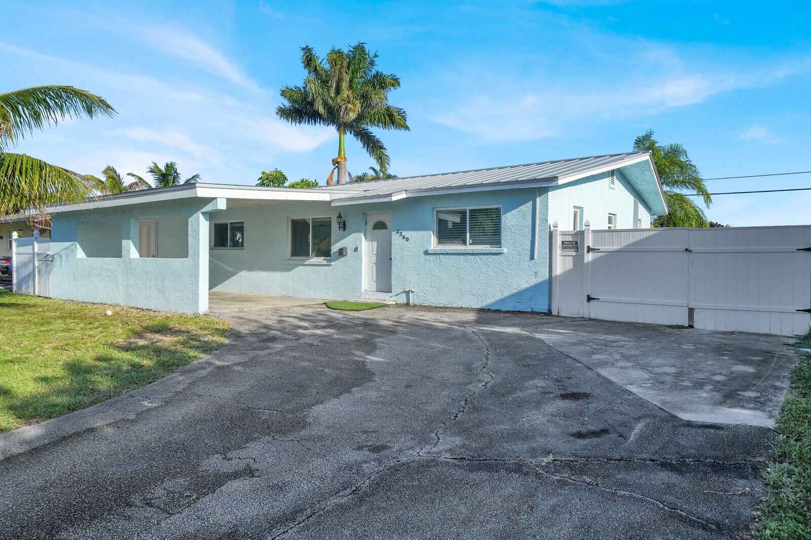 3360 Florida Blvd