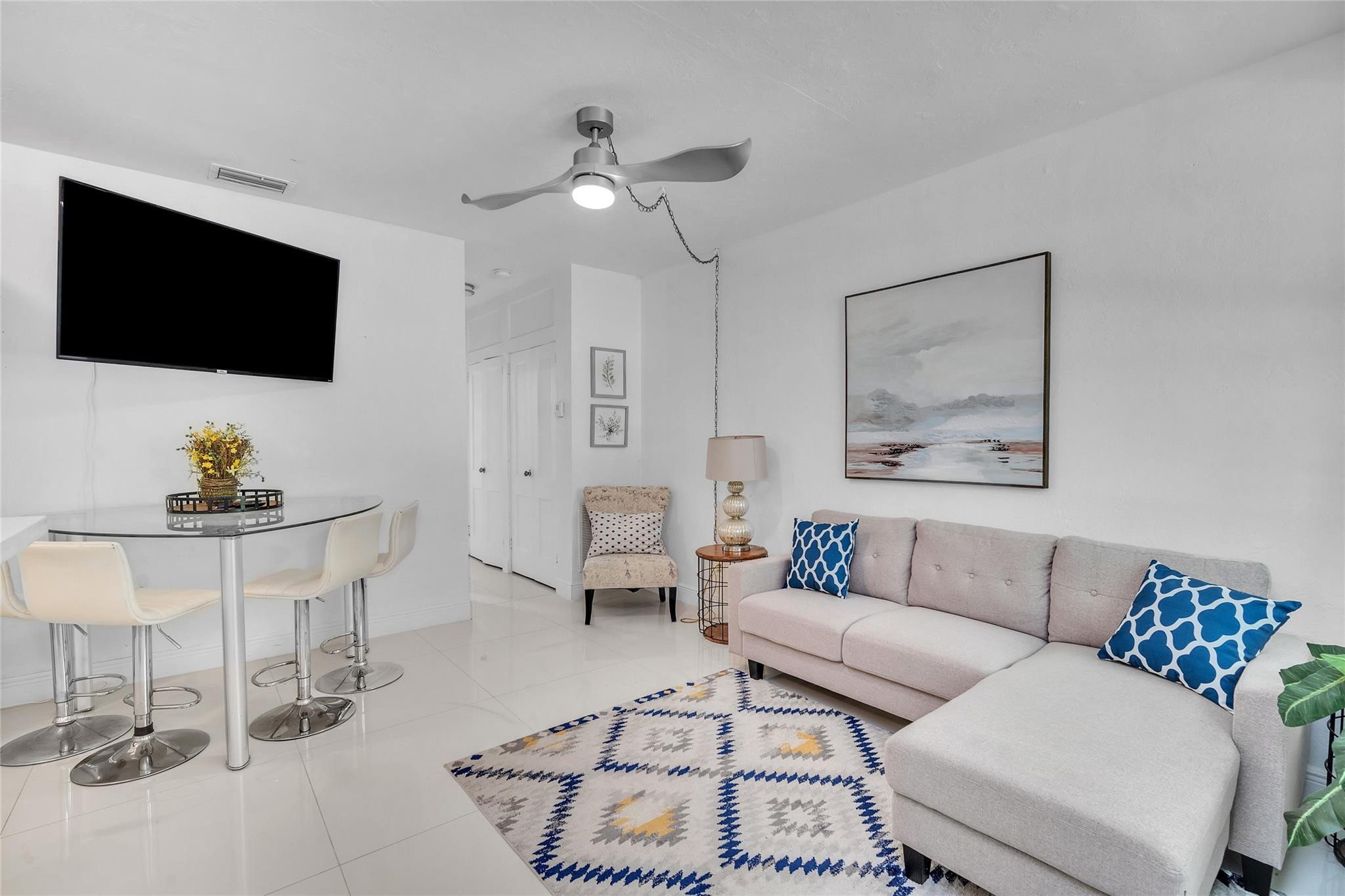 17 NE 9th Fort Lauderdale, FL 33301