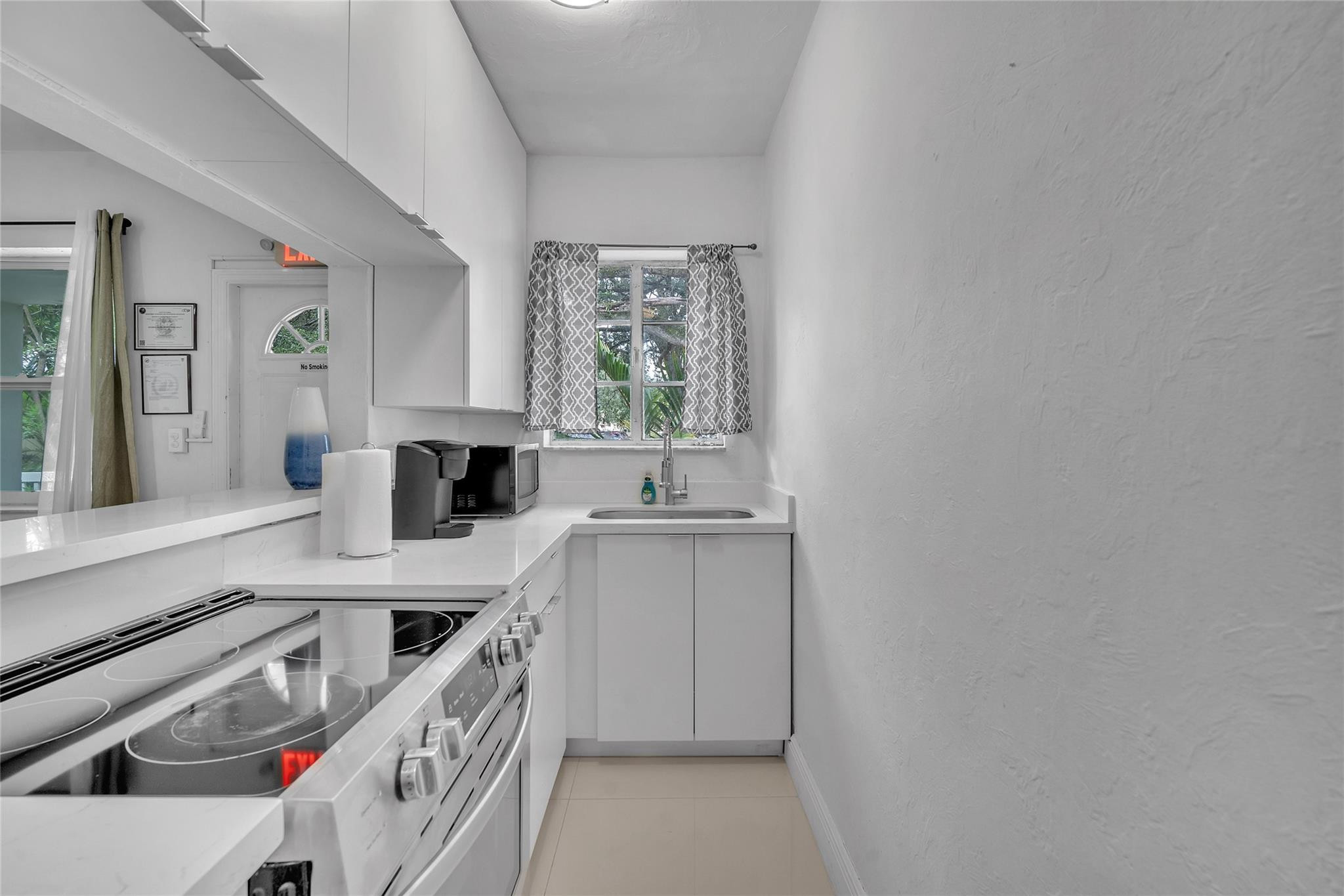 17 NE 9th Fort Lauderdale, FL 33301
