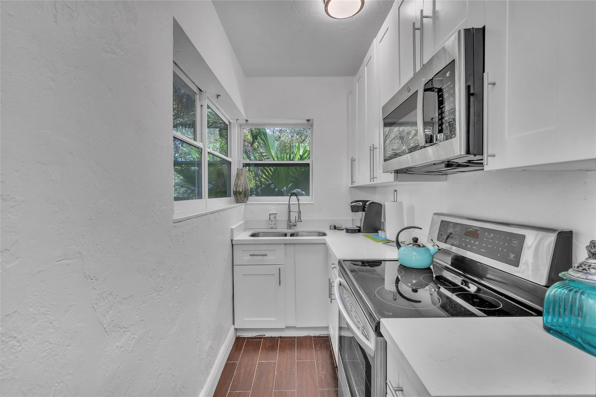 17 NE 9th Fort Lauderdale, FL 33301