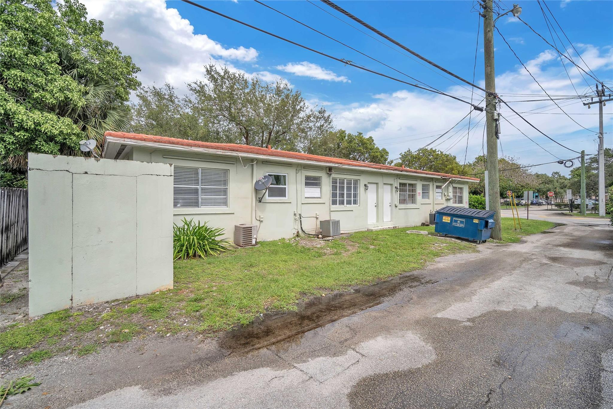 17 NE 9th Fort Lauderdale, FL 33301