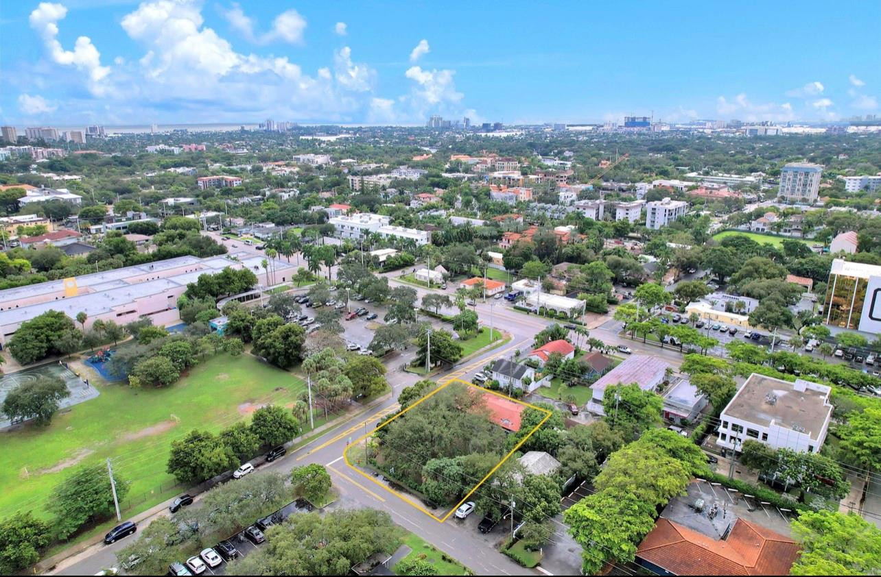 17 NE 9th Fort Lauderdale, FL 33301