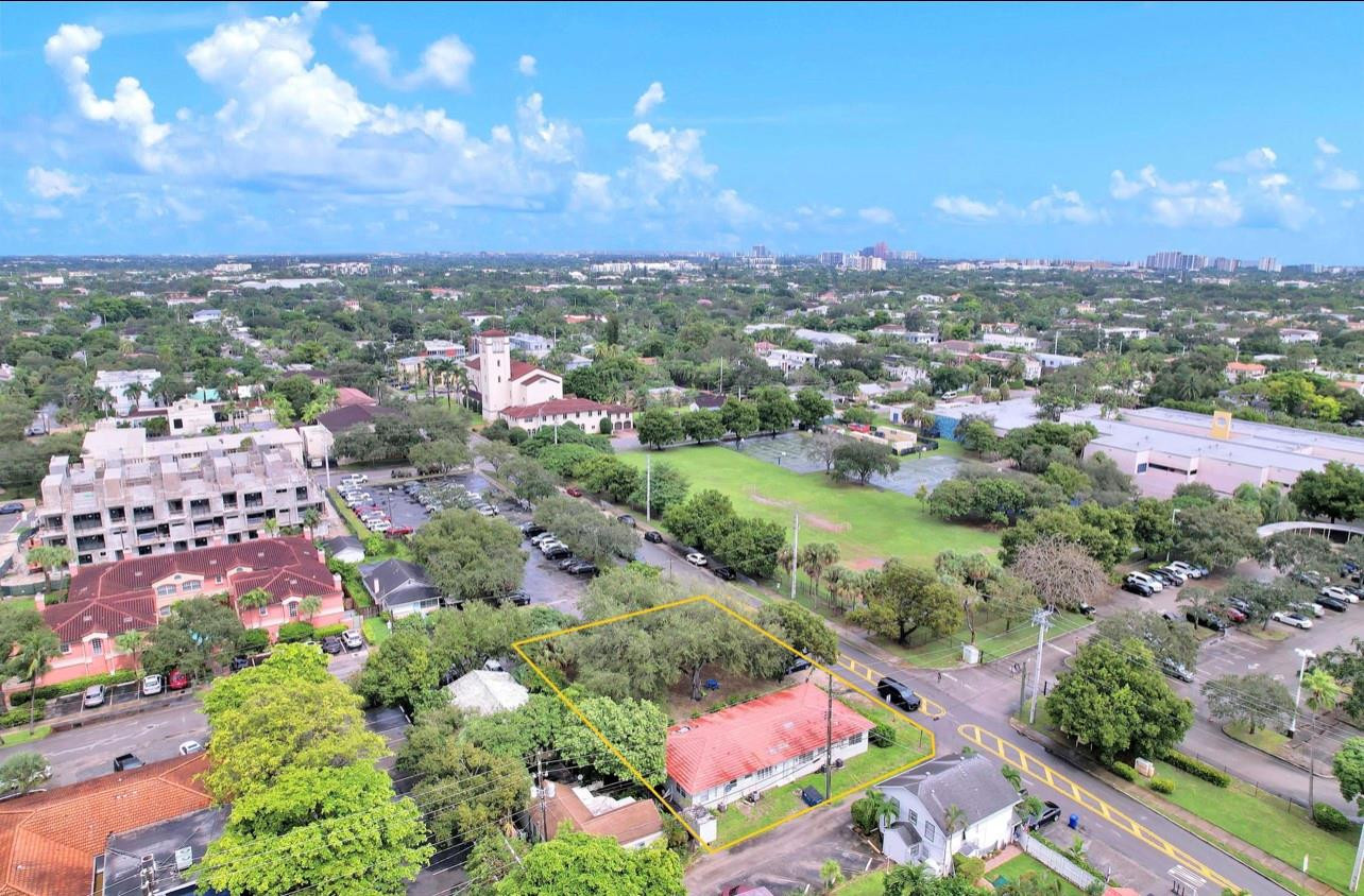 17 NE 9th Fort Lauderdale, FL 33301