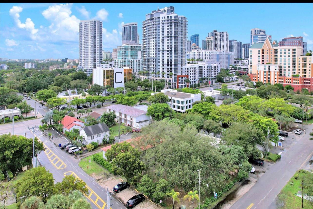 17 NE 9th Fort Lauderdale, FL 33301