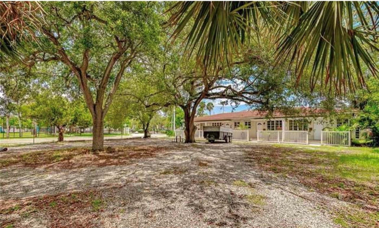 17 NE 9th Fort Lauderdale, FL 33301