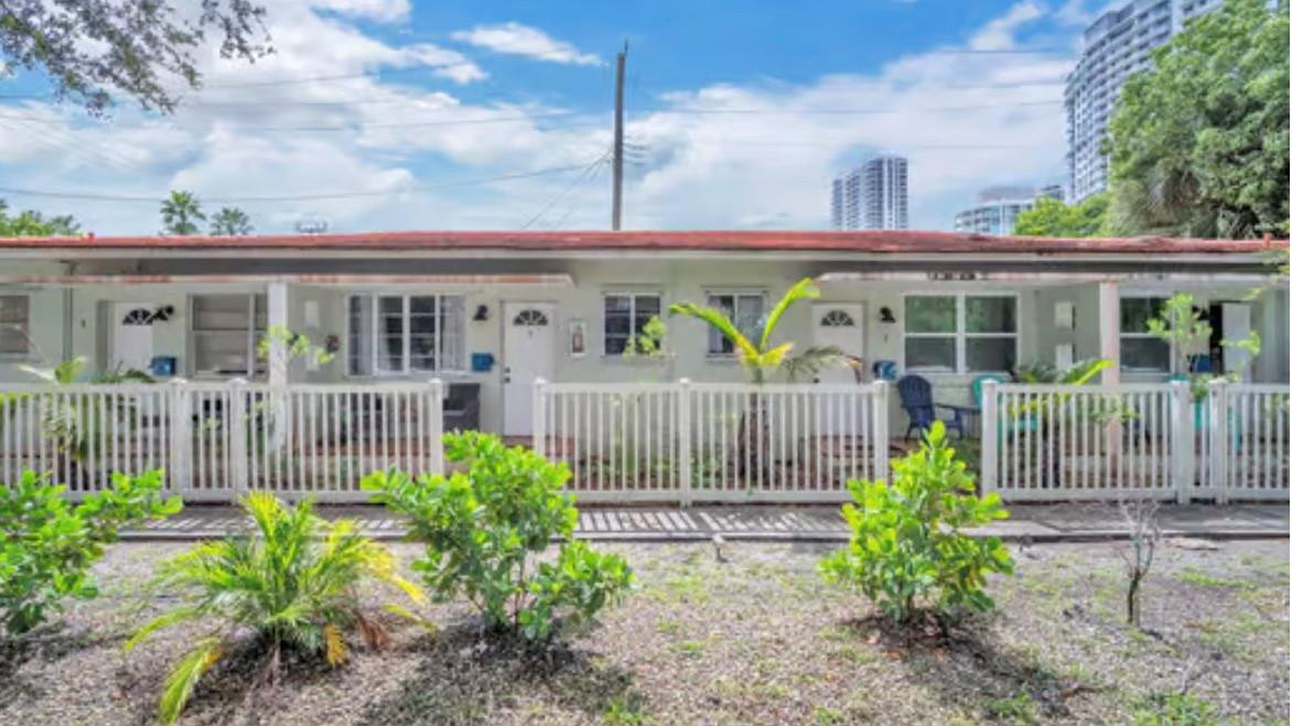 17 NE 9th Fort Lauderdale, FL 33301