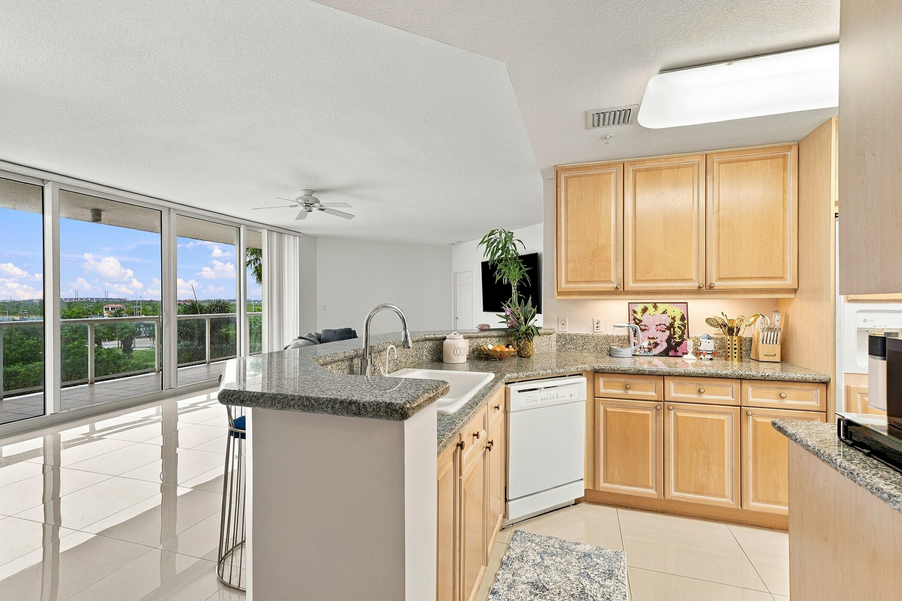 6001 N Ocean Dr #503 Hollywood, FL 33019
