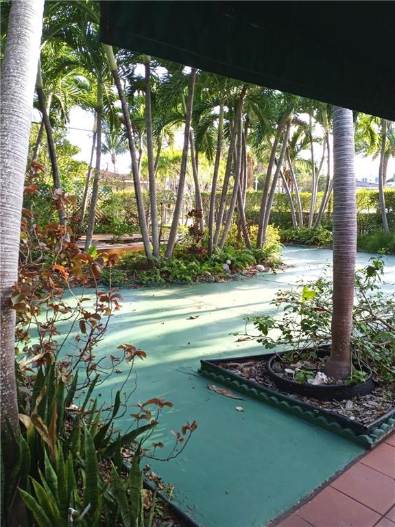 965 Stillwater Dr Miami Beach, FL 33141