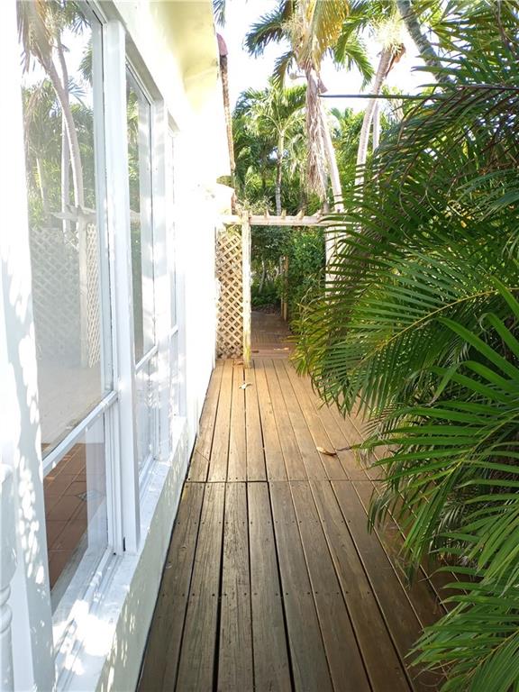 965 Stillwater Dr Miami Beach, FL 33141