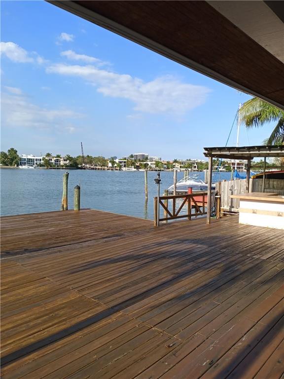 965 Stillwater Dr Miami Beach, FL 33141