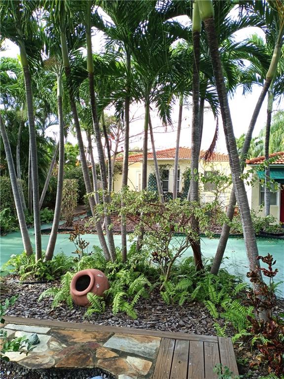 965 Stillwater Dr Miami Beach, FL 33141