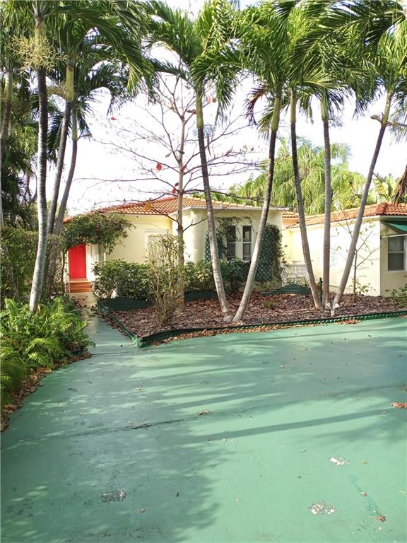 965 Stillwater Dr Miami Beach, FL 33141