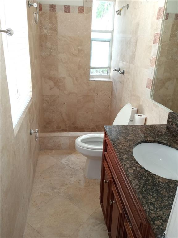 965 Stillwater Dr Miami Beach, FL 33141