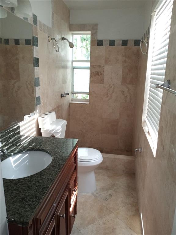 965 Stillwater Dr Miami Beach, FL 33141