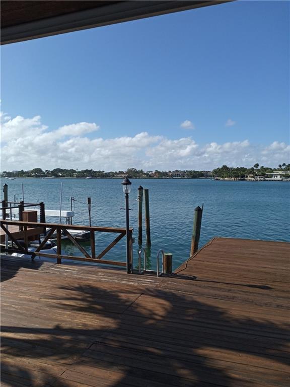 965 Stillwater Dr Miami Beach, FL 33141