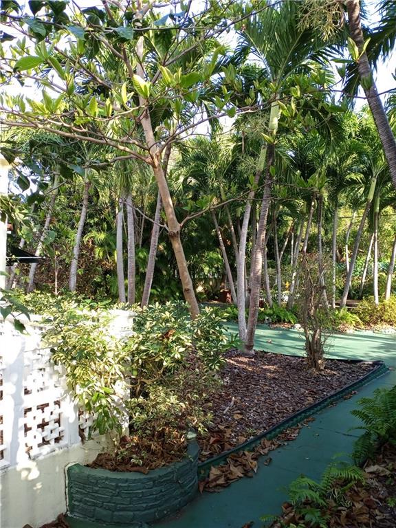 965 Stillwater Dr Miami Beach, FL 33141