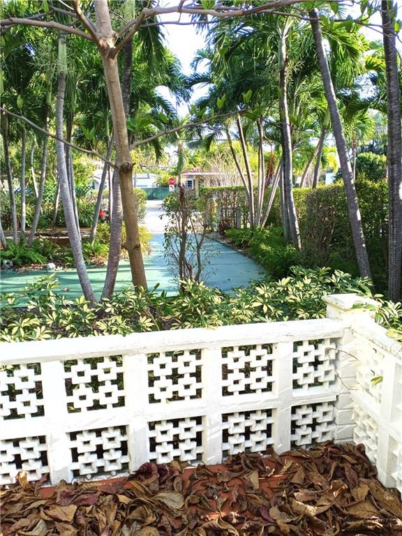 965 Stillwater Dr Miami Beach, FL 33141