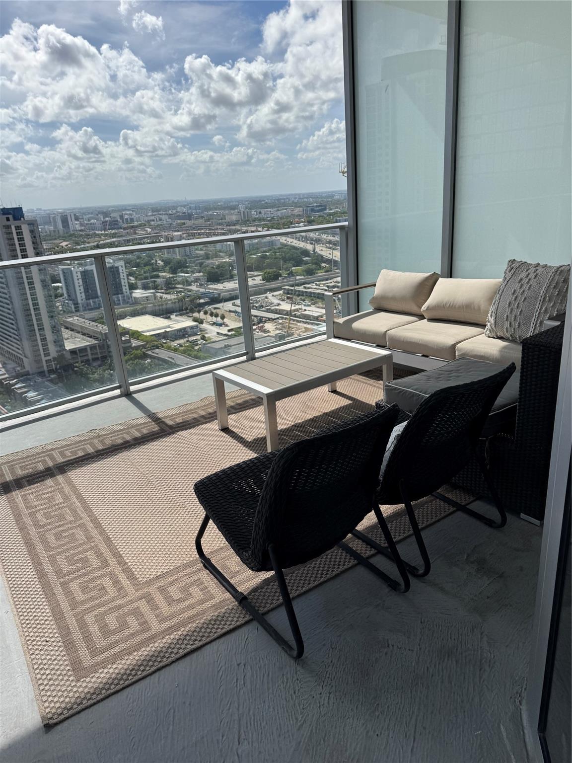 image Paramount Miami Worldcent13